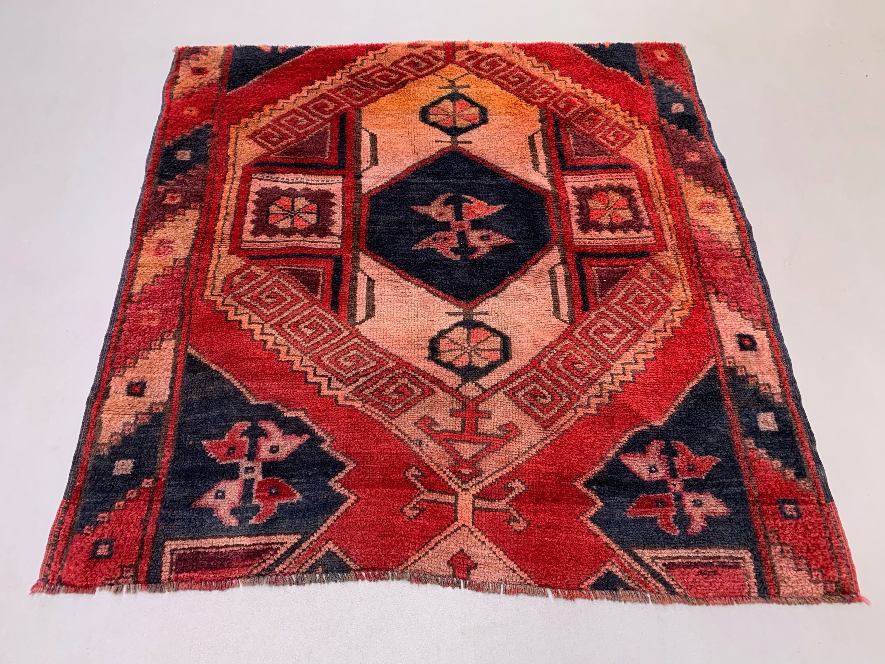 Western turkish rug 124x123cm