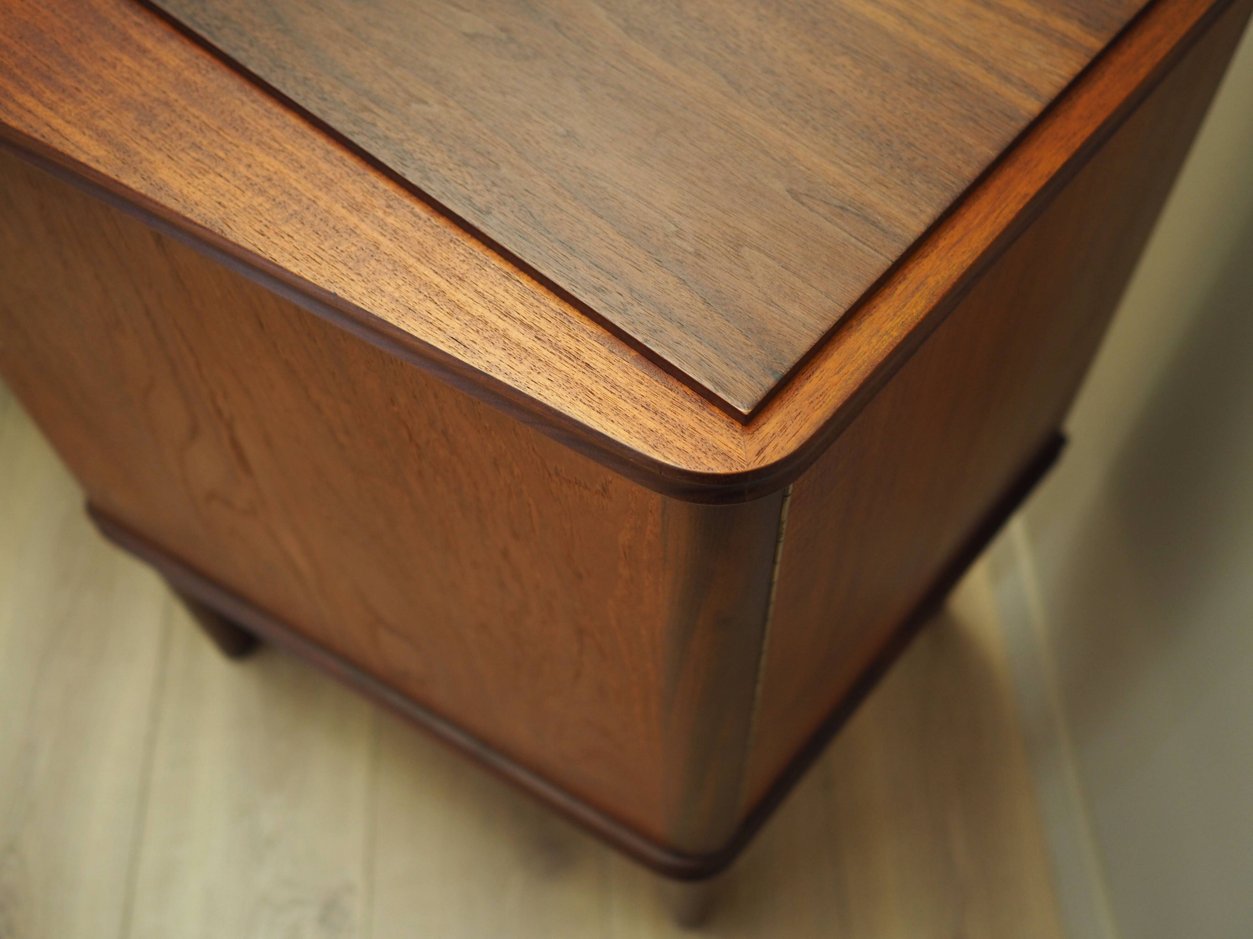 Buffet en teck, design danois, années 1960, production : Danemark