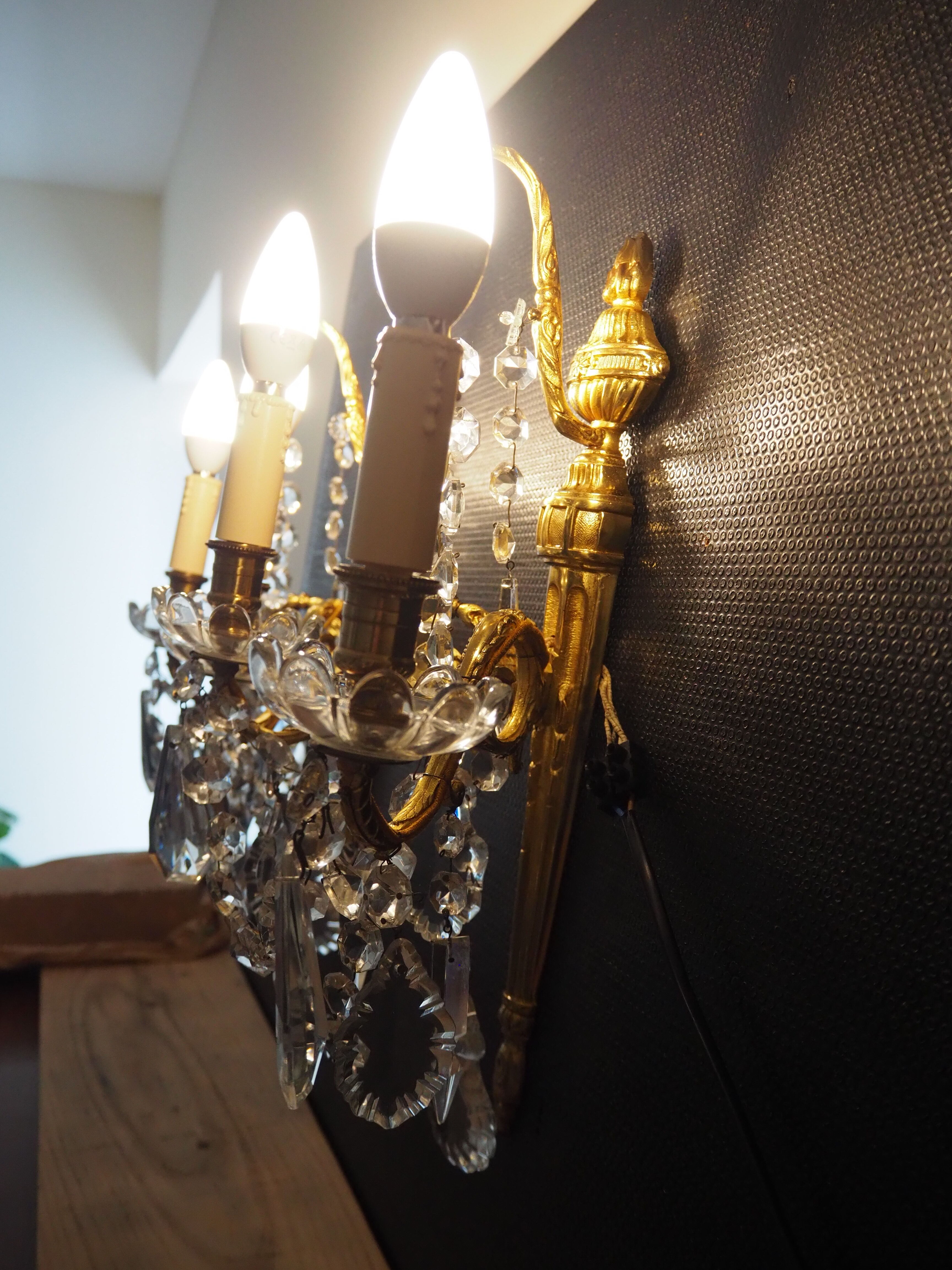 Pair of wall lamps two bronze lights with grapevines and crystal garlands – Louis XV style