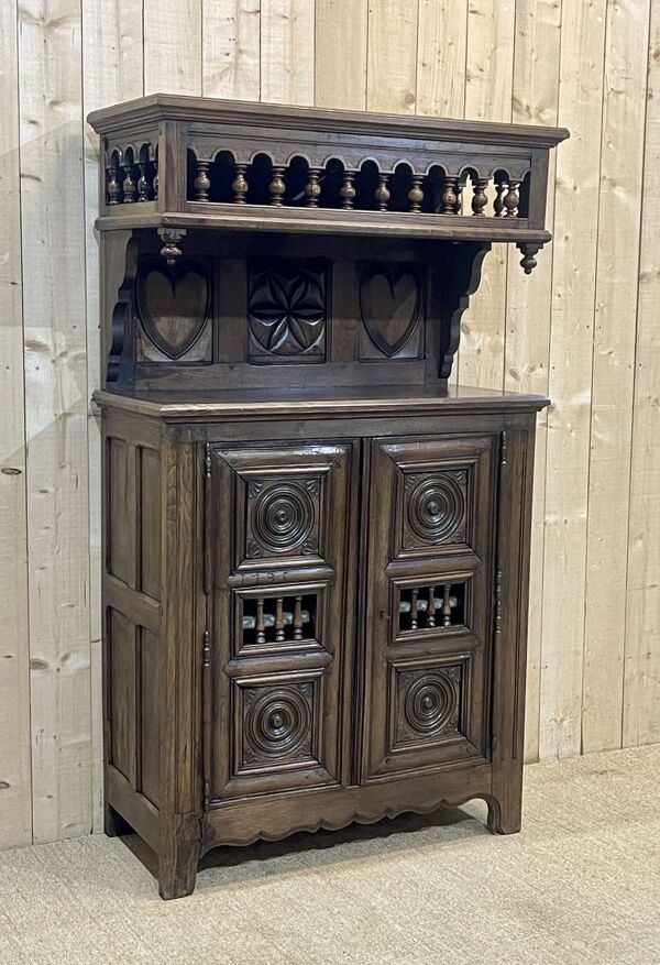 Buffet néo breton des années 1950 en châtaignier
