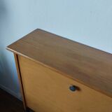 Standing or wall-mounted secretary