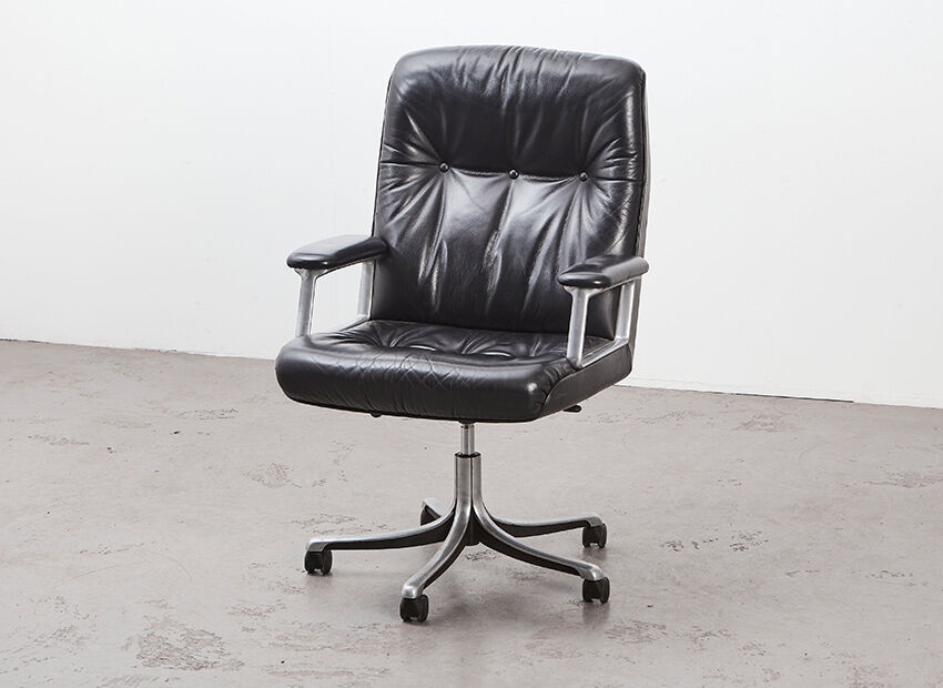 Osvaldo Borsani P126 Highback office chair for Tecno Italy 1960s