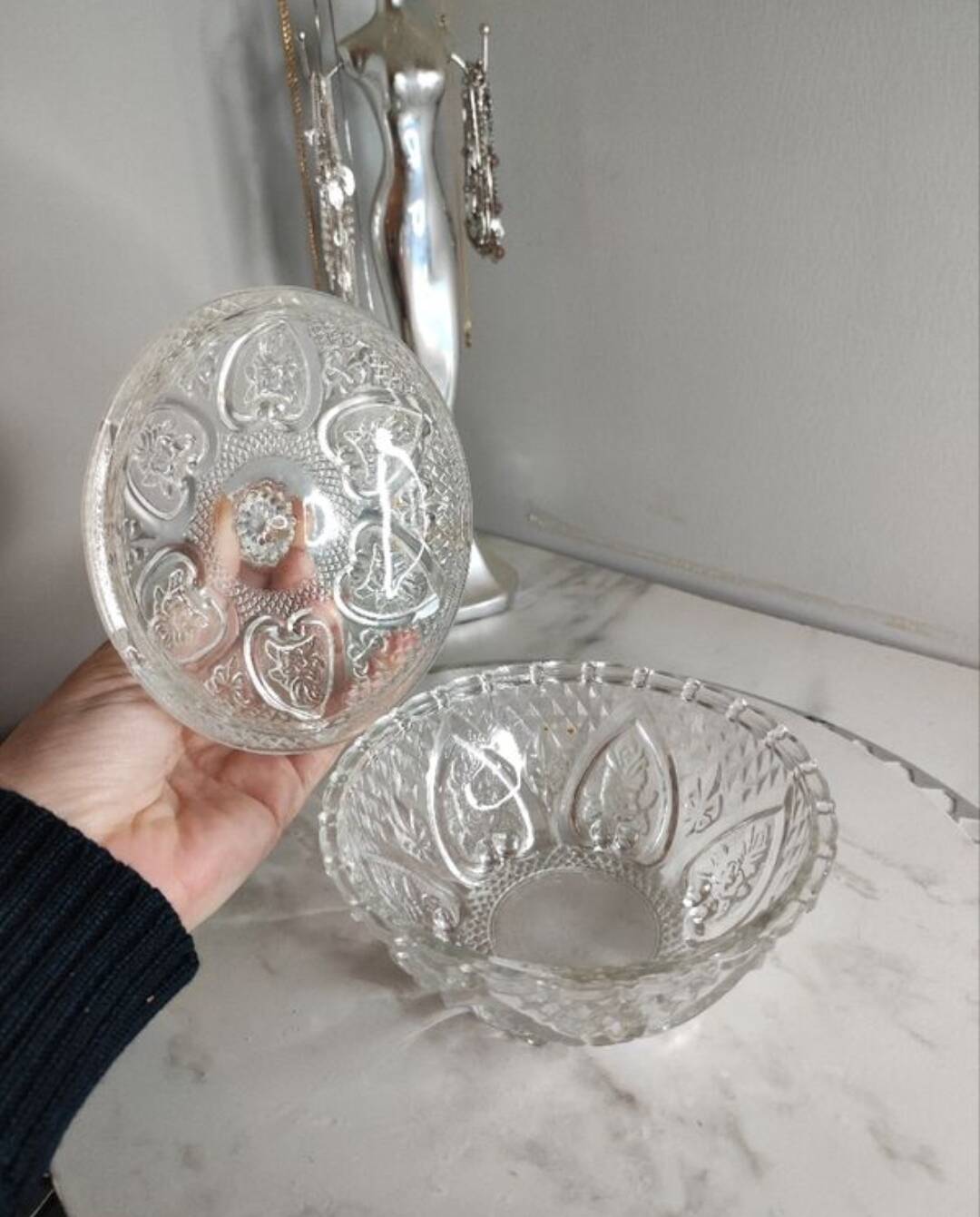 Bonbonnière vintage en verre ciselé