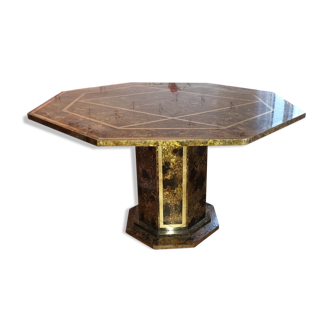 Octagonal table