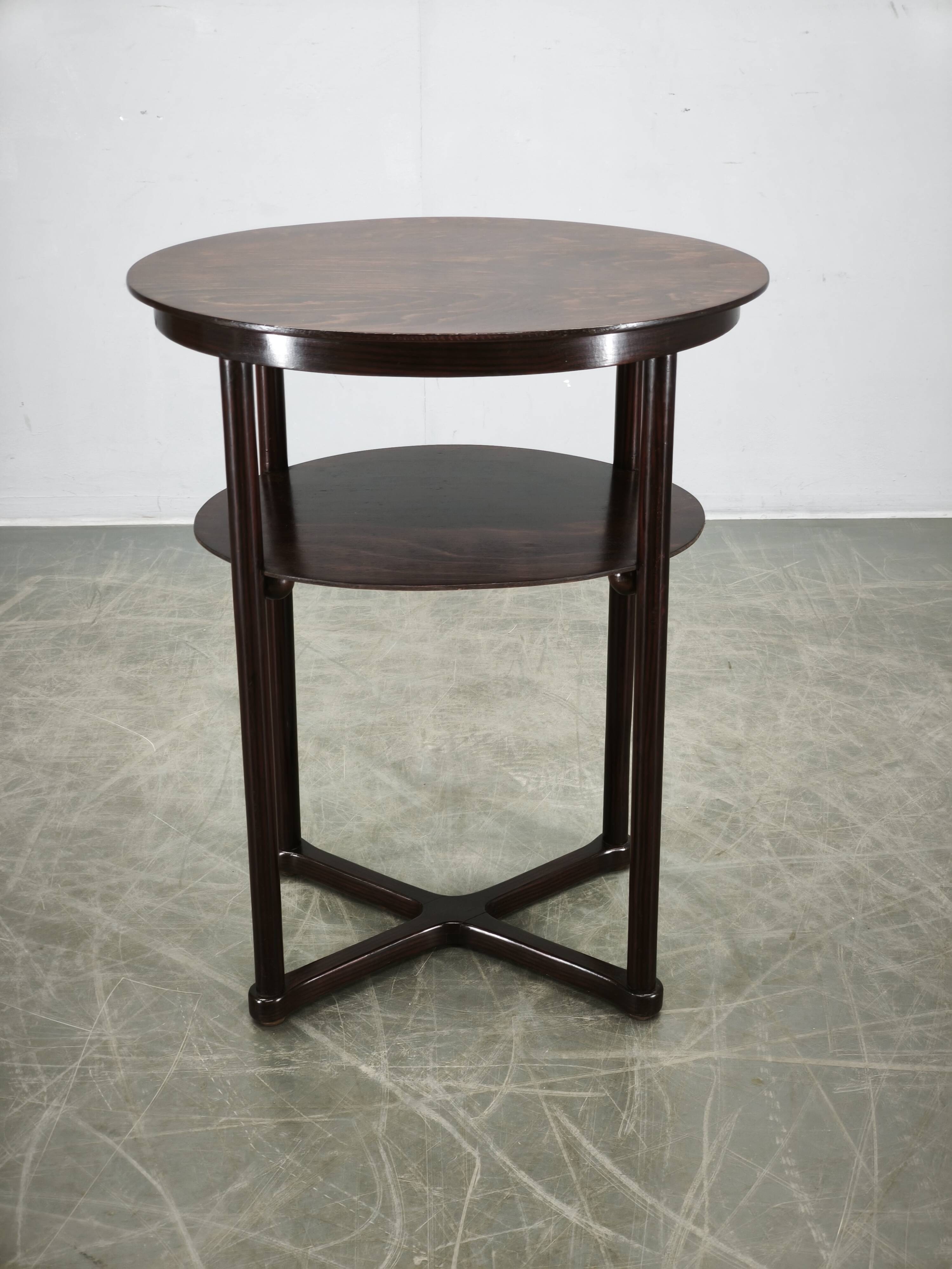 Table ovale de Josef Hoffmann pour Jacob & Josef Kohn, Vienne, vers 1900