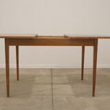 Table à manger pliante en noyer entièrement rénovée, années 1970, Tchécoslovaquie