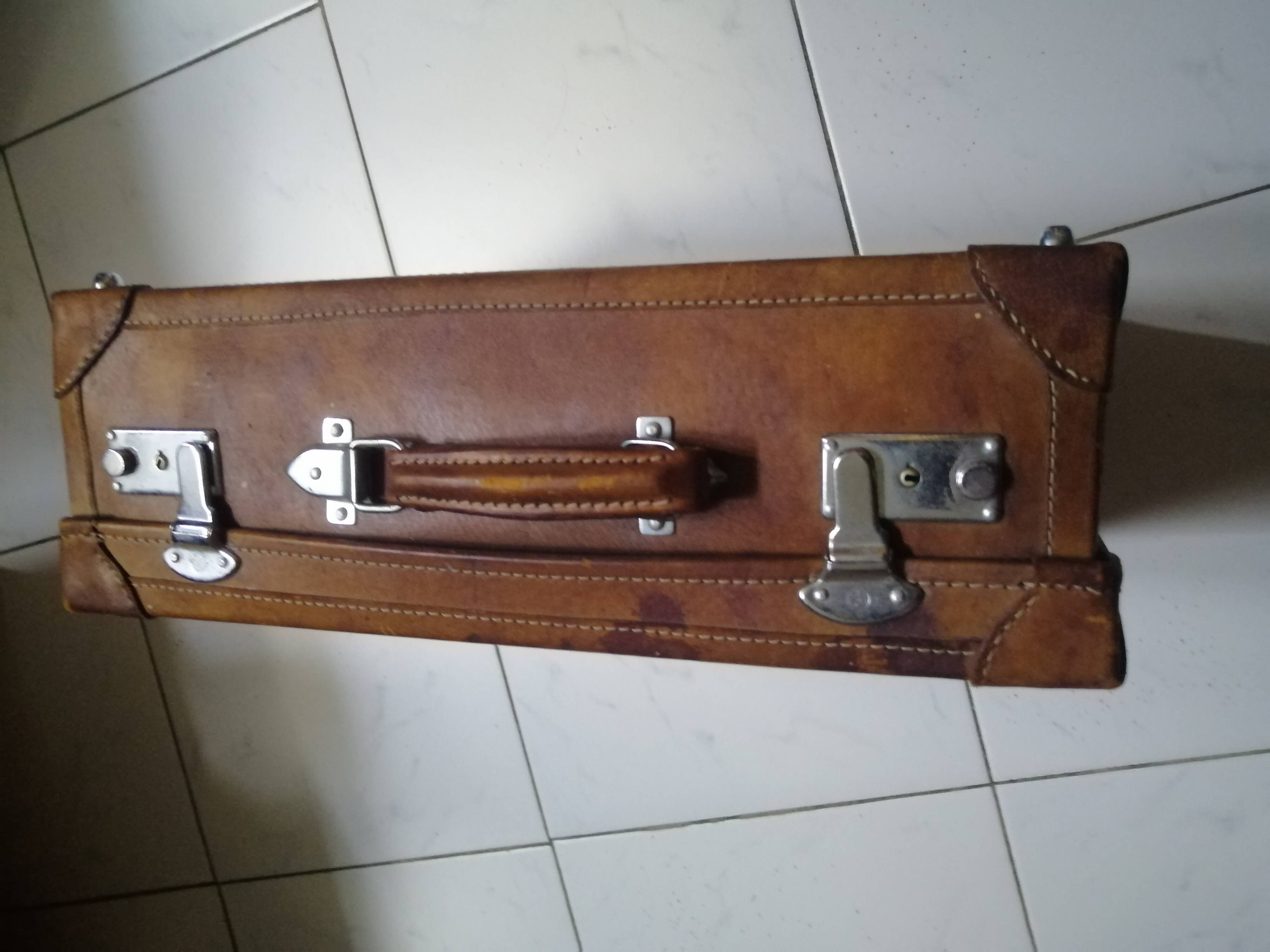 Valise en cuir (golden leaf )