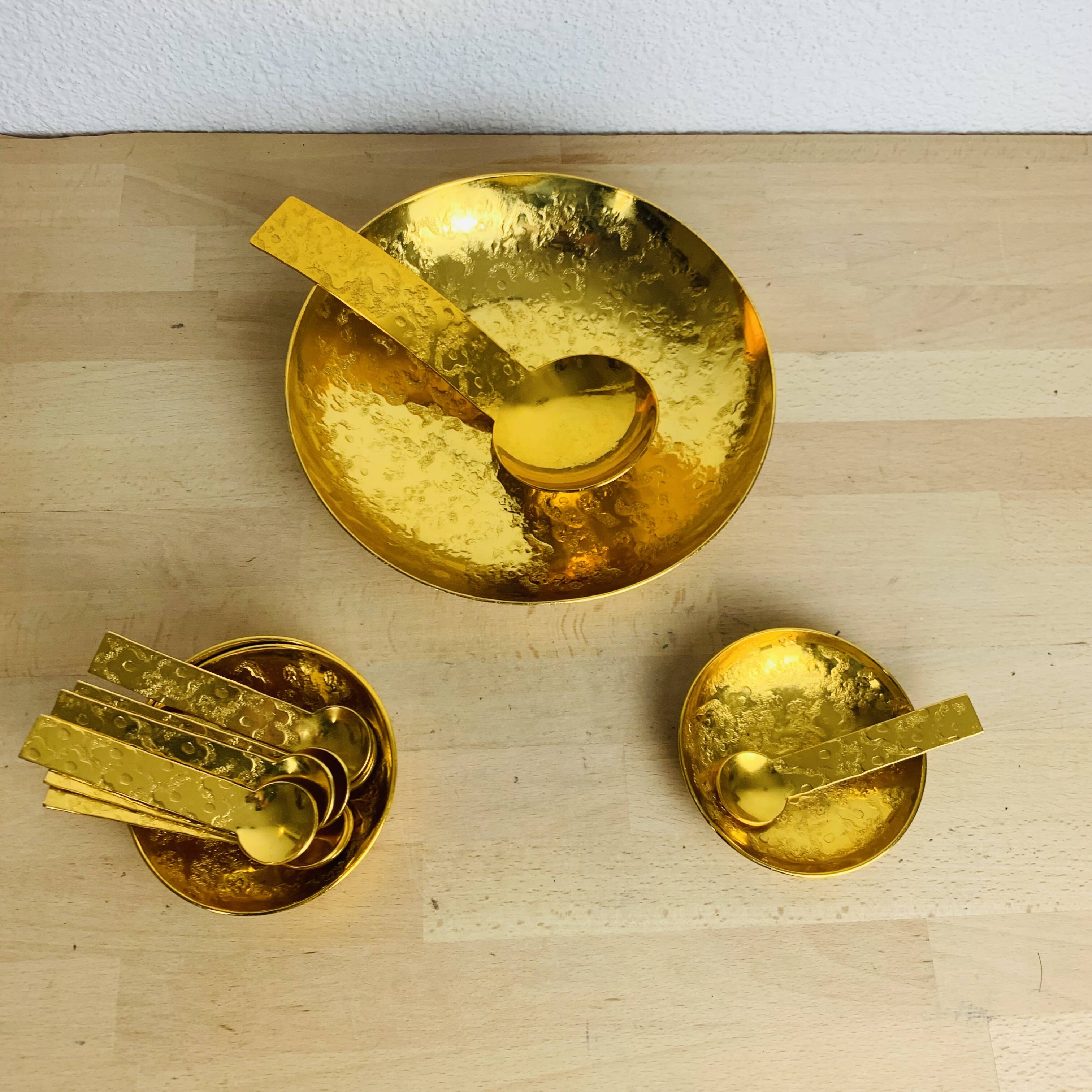 Cup and 8 Inalta France dessert cups in gold metal