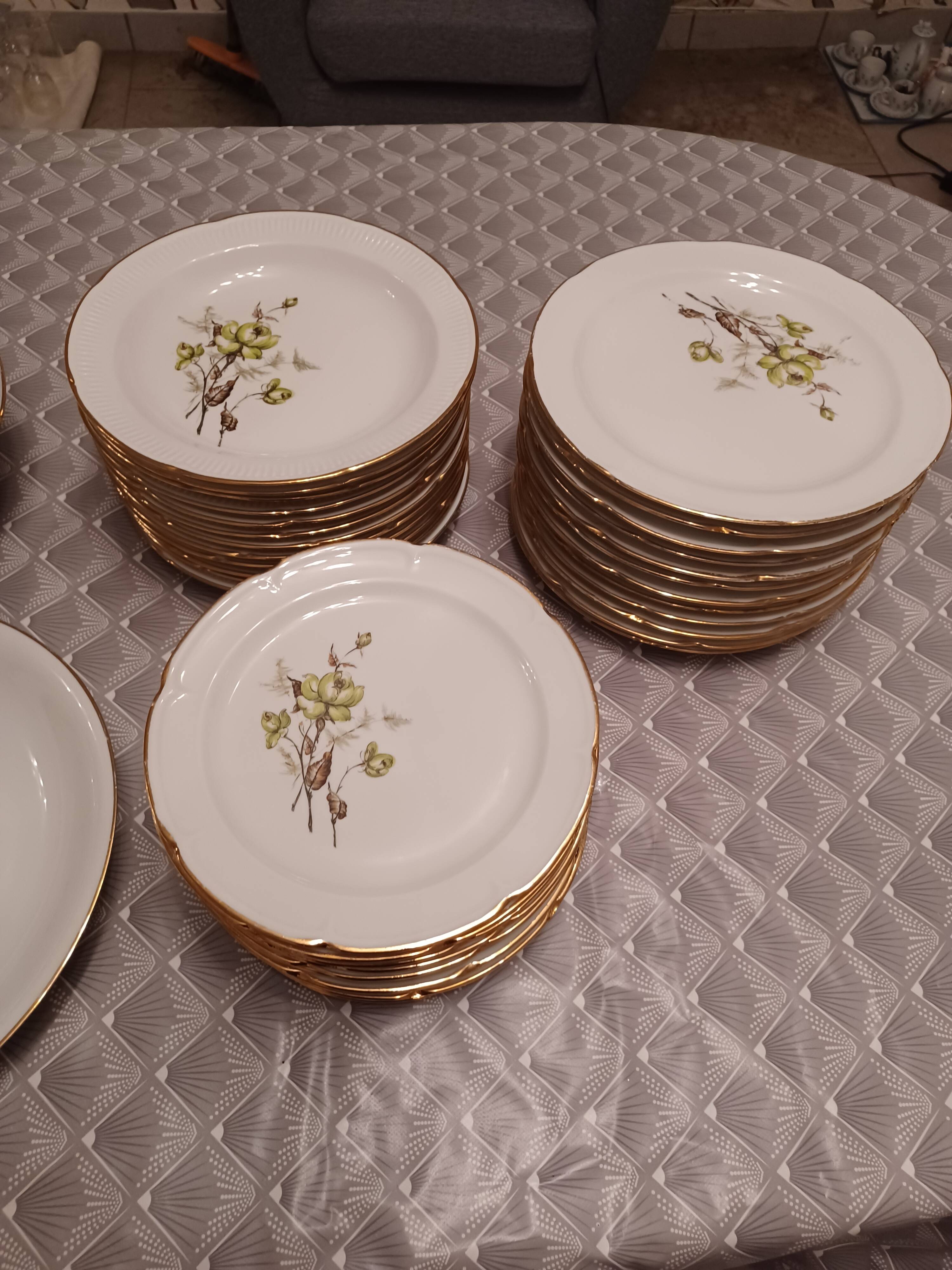 Service de table en porcelaine de Vierzon
