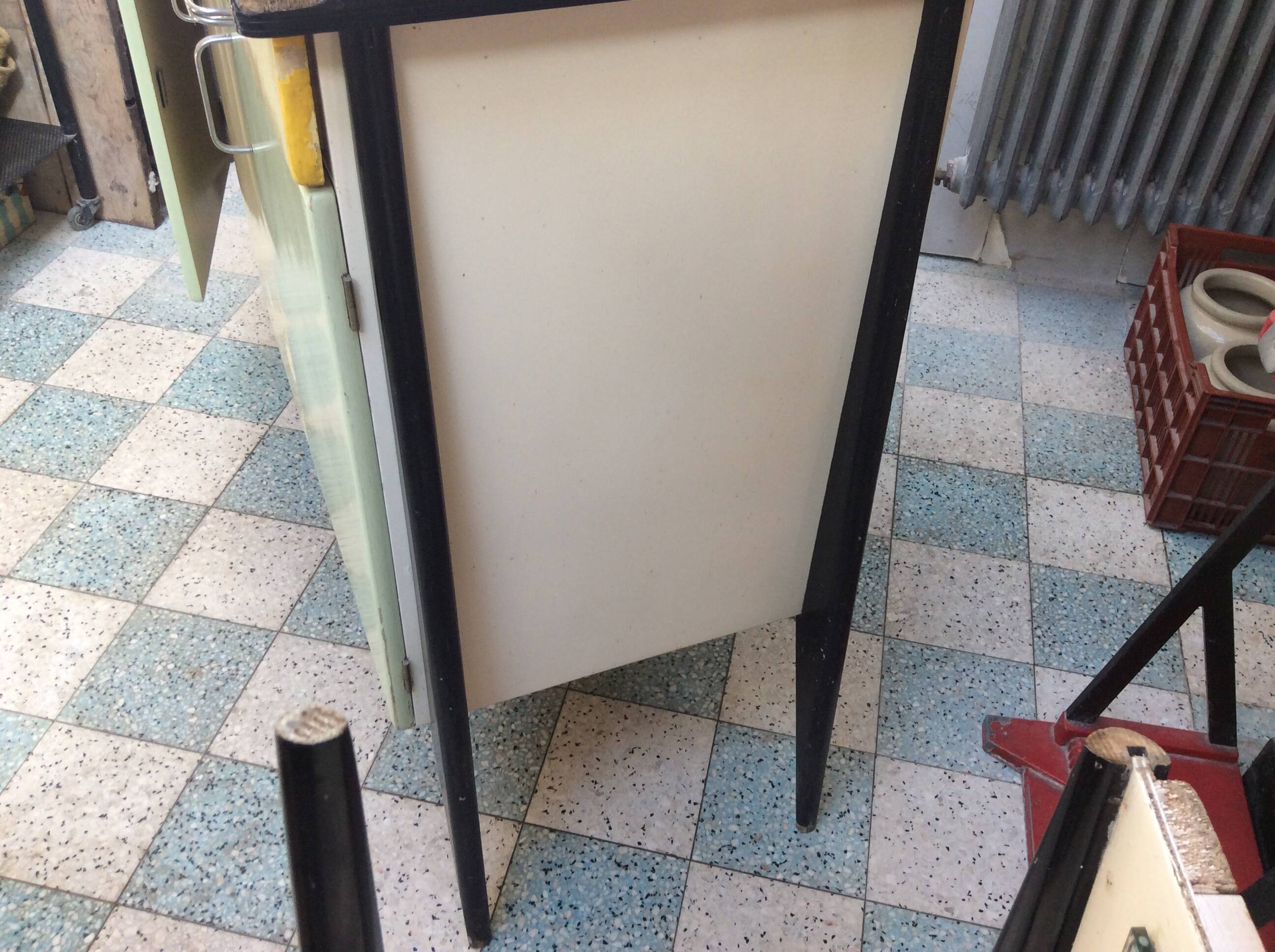 Kitchen sideboard in wood and Formica