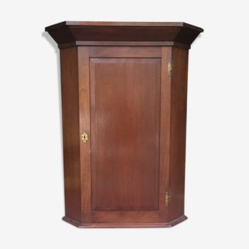 Corner cabinet