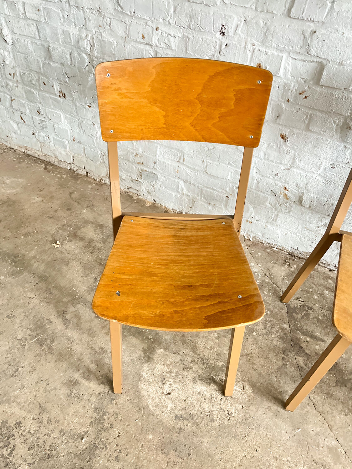 Série de 4 chaises d’école taille adulte