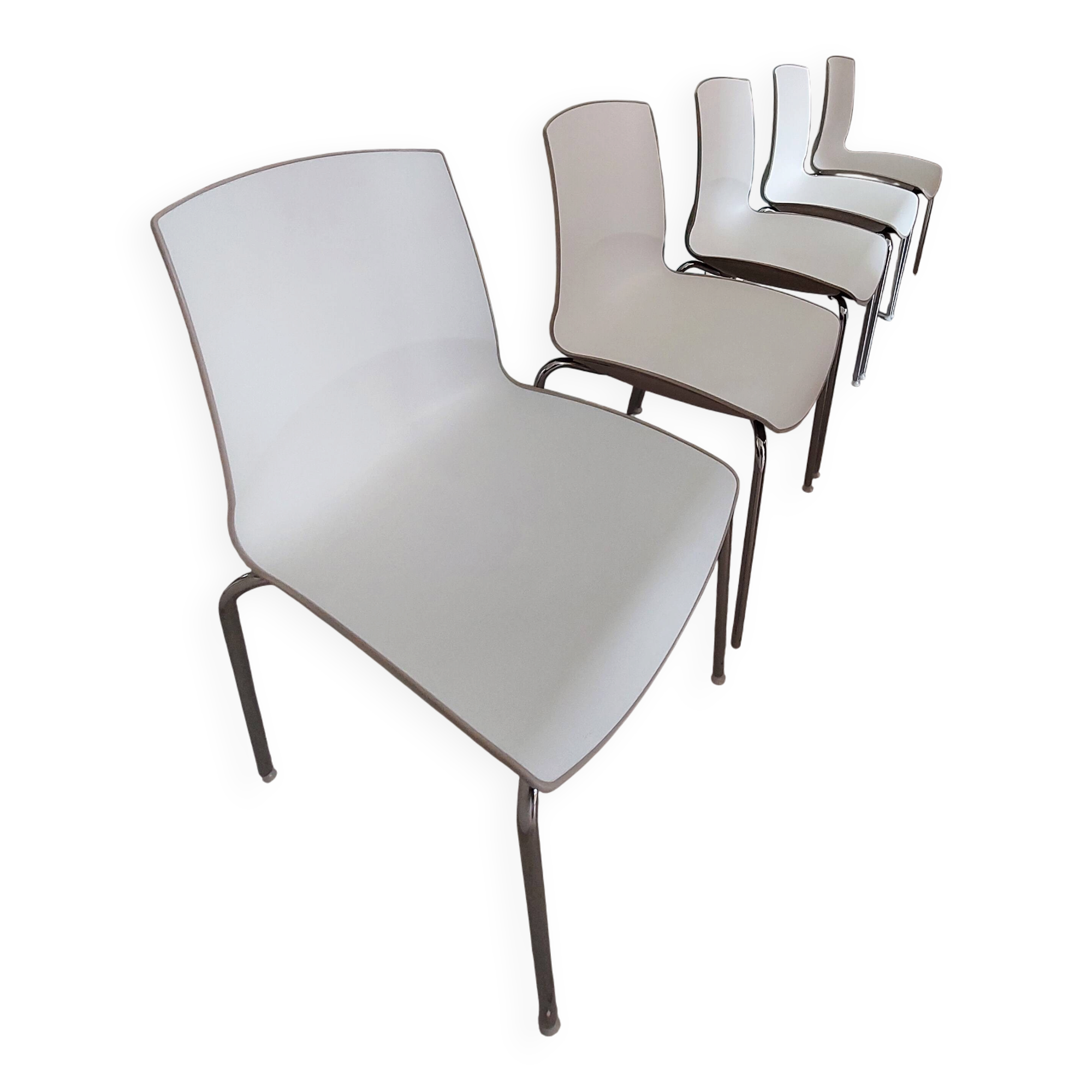 5 chairs NOW from Sandonà and Sandrin for INFINITI