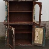 Armoire vitrée en bois ancienne patinée