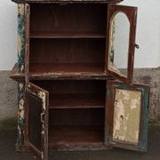 Armoire vitrée en bois ancienne patinée