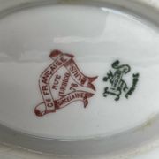 Saucière ancienne en porcelaine de Paris
