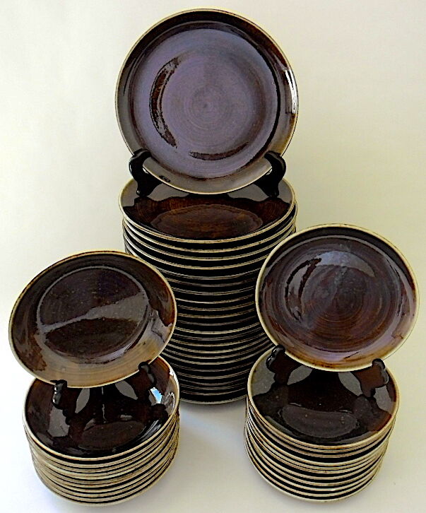 Suite of 48 plates in Berry sandstone