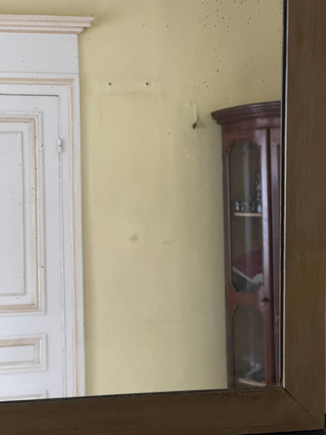 Vintage mirror from the 60s-70s. H 95 cm / W 69 cm.