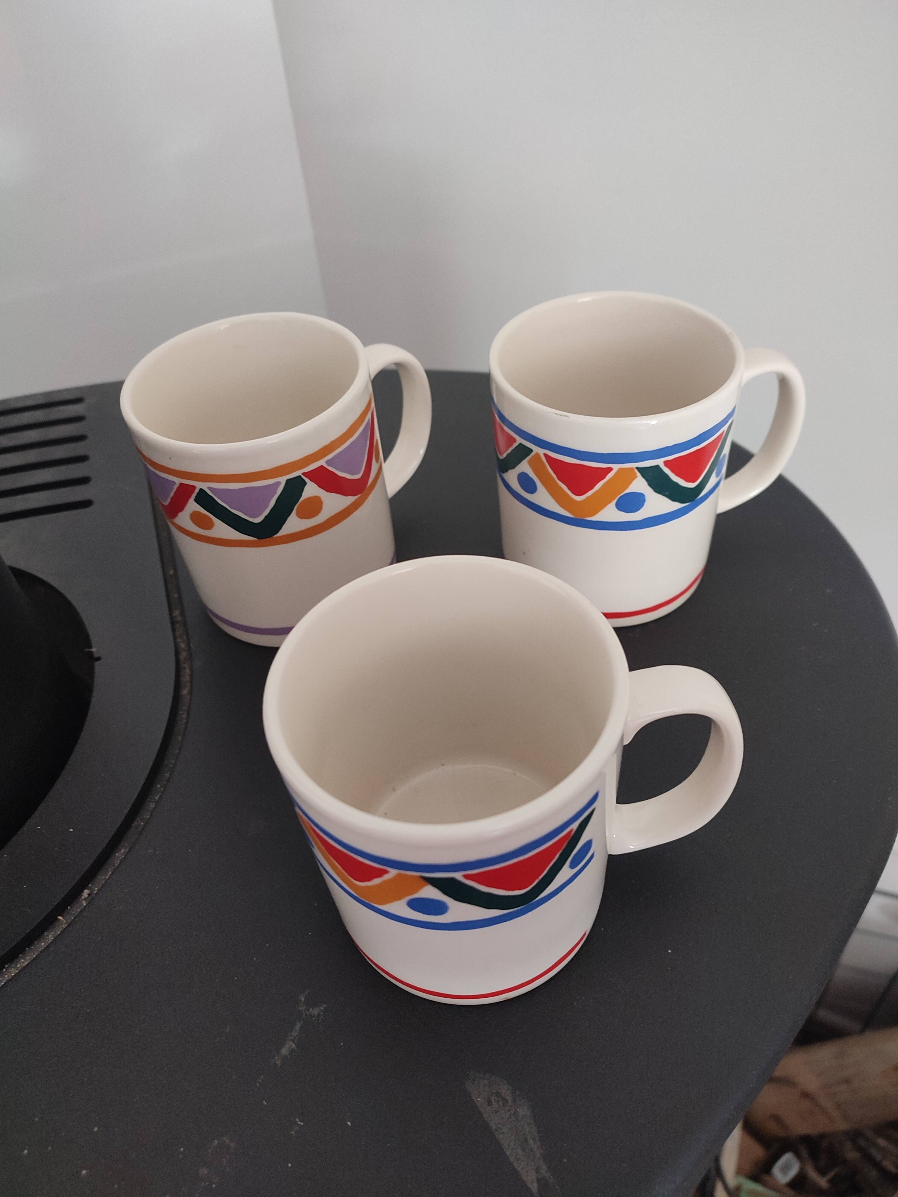 Graphic vintage mobil mug cups