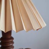 Table lamp in turned wood