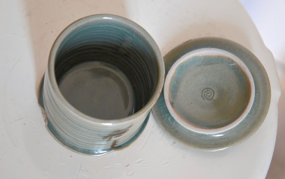 Japanese ceramic raku pot or tea box