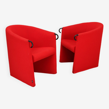 Paire de fauteuils Arflex rouges. Italie, circa 1980
