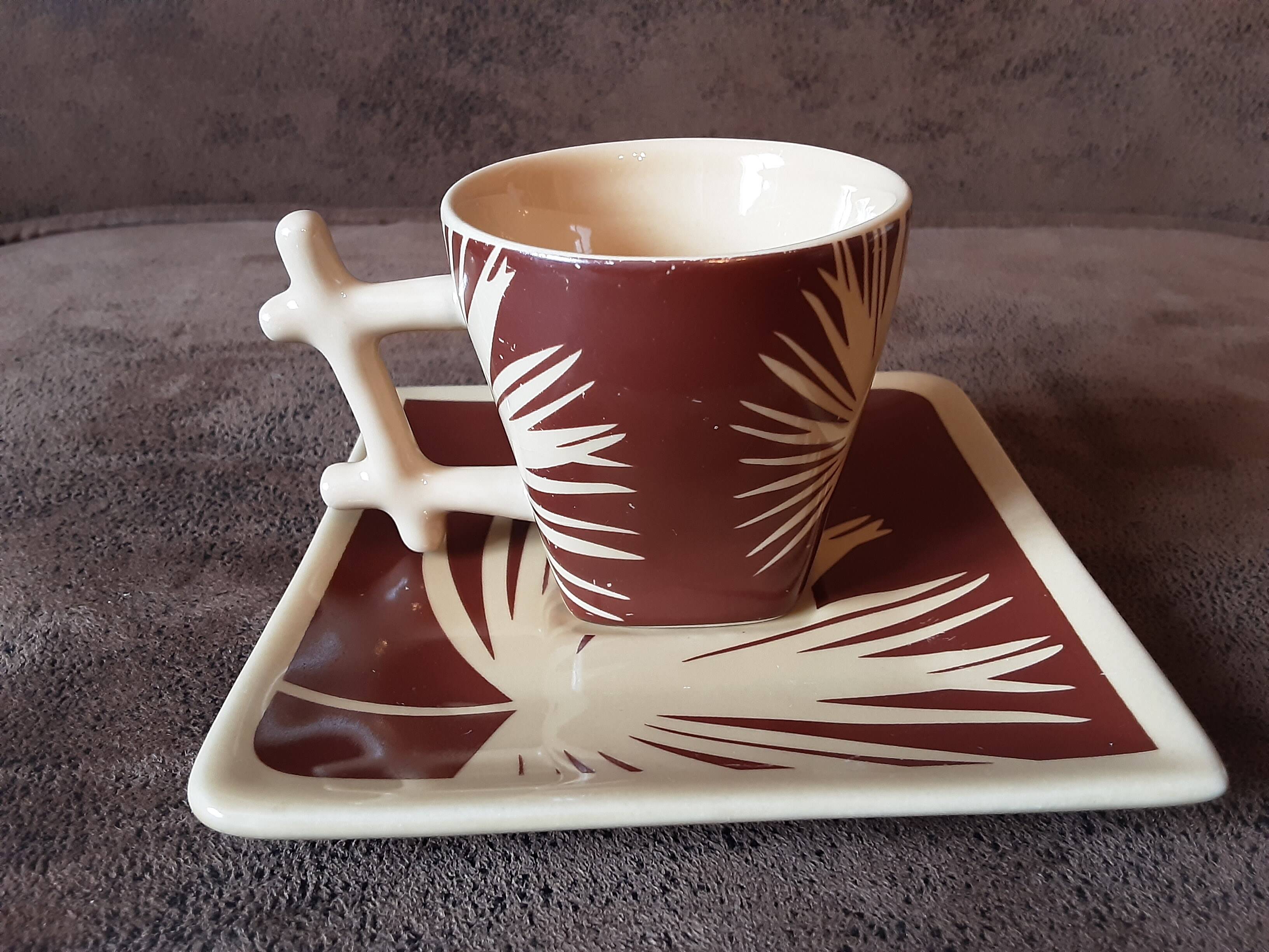 Lot de 4 tasses et soucoupes  Amadeus
