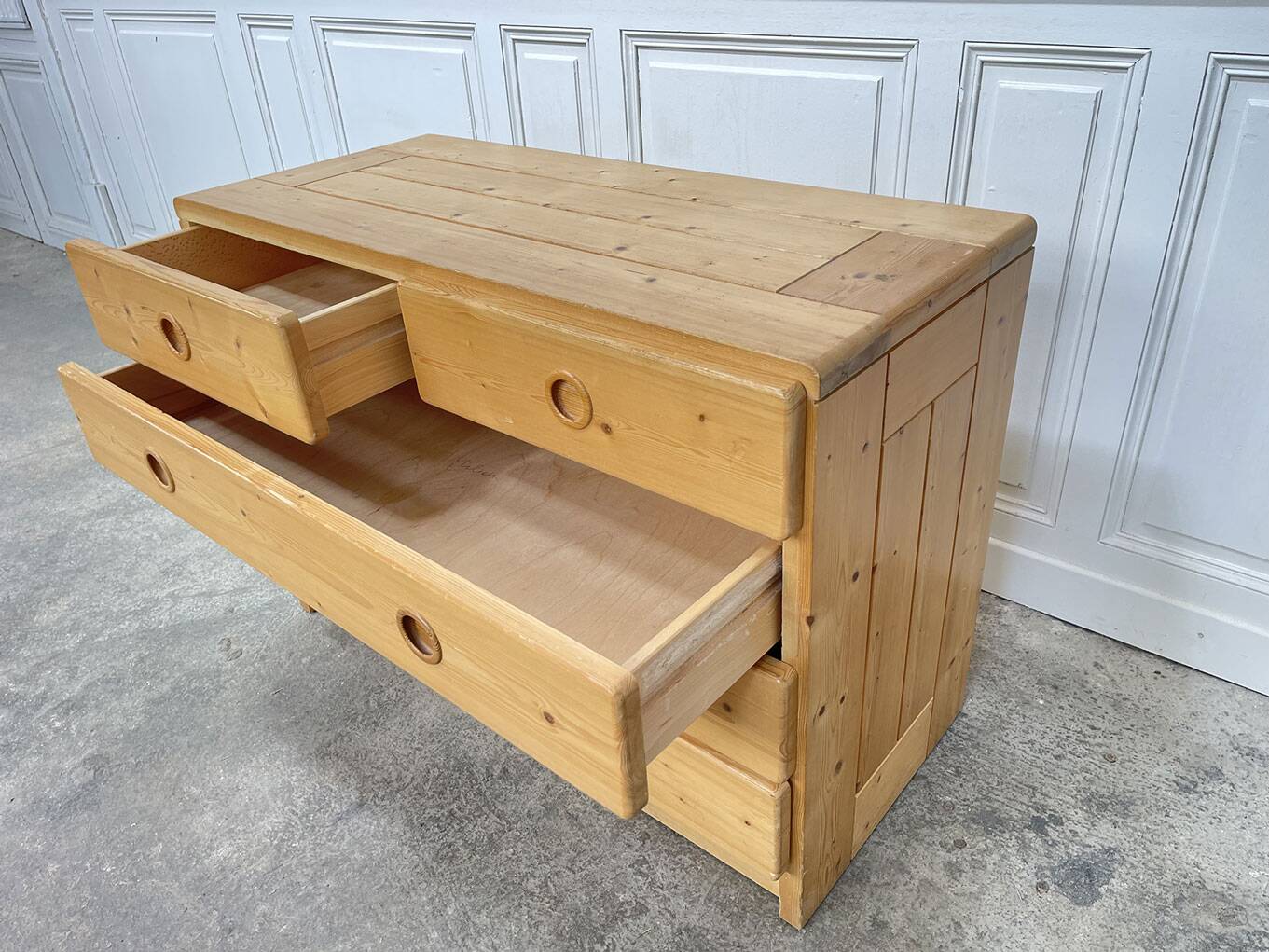 Pine chest of drawers Les Arcs 1960