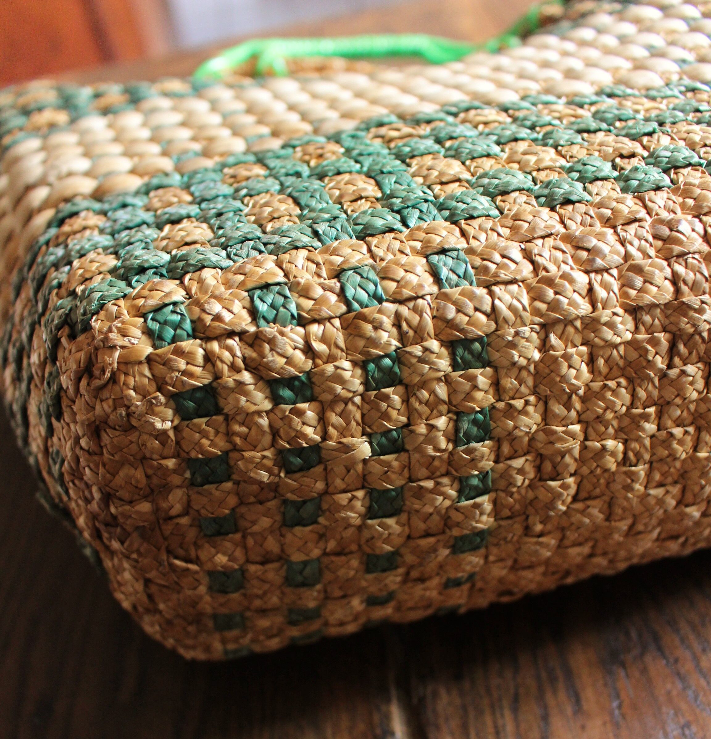 Panier vannerie vintage tressage vert anses scoubidou