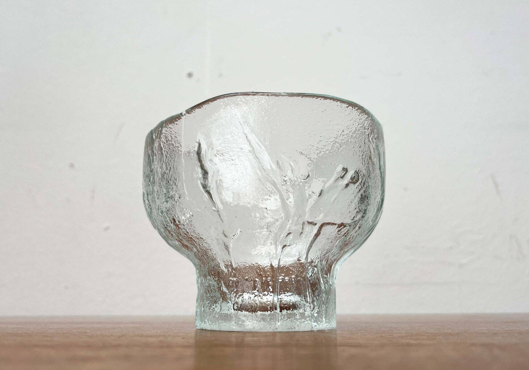 Modern glass bowl from the mid-century by Heiniä Kainalossa for Humppila, Finland, 1960s.
