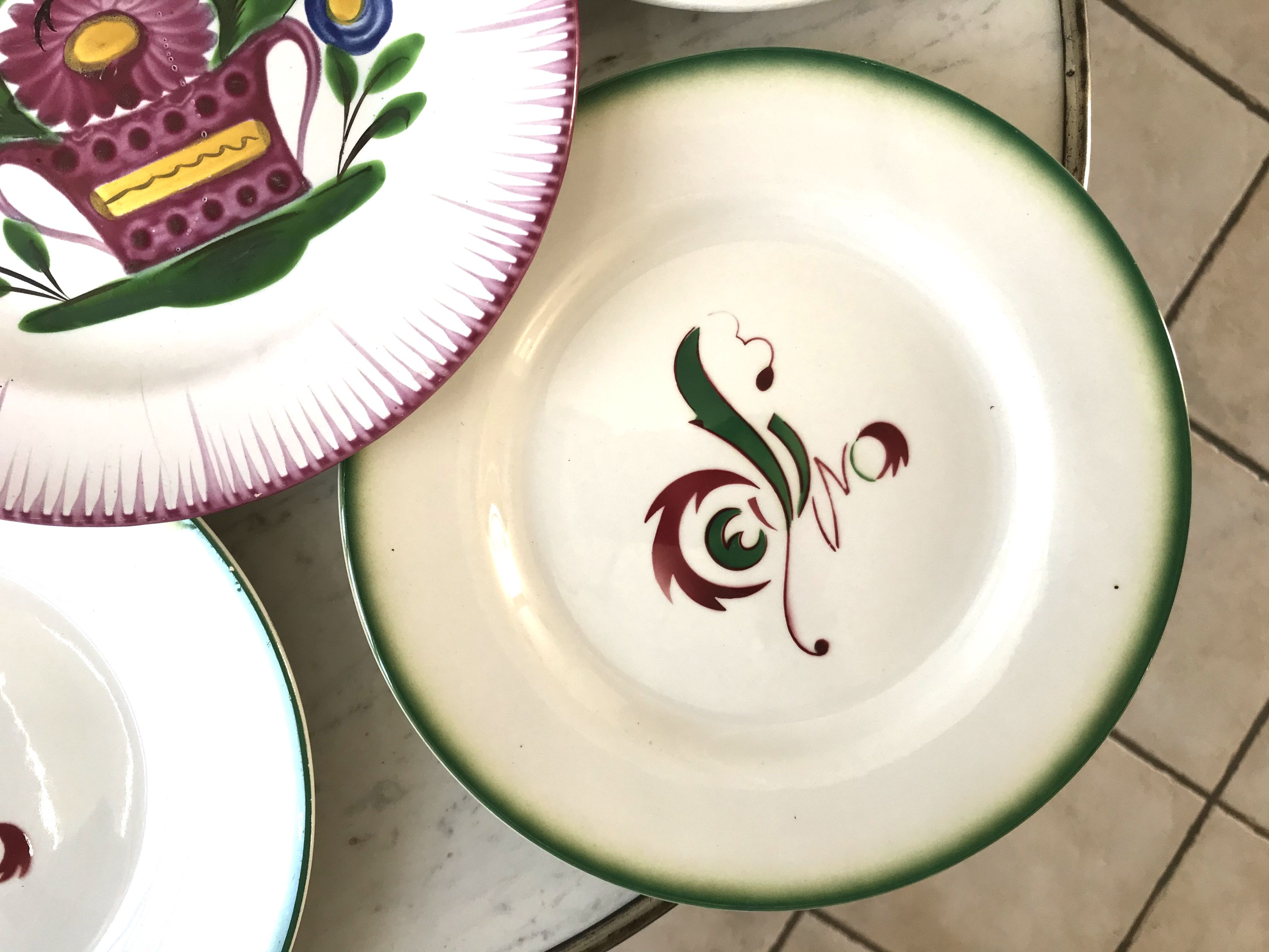 Set of 6 flat plates mismatched Digoin Sarreguemines models Rooster and Casino 30s