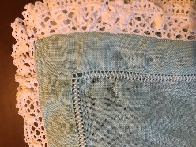 Nappe ancienne et 4 serviettes assorties