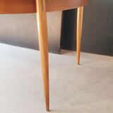 Scandinavian expandable table