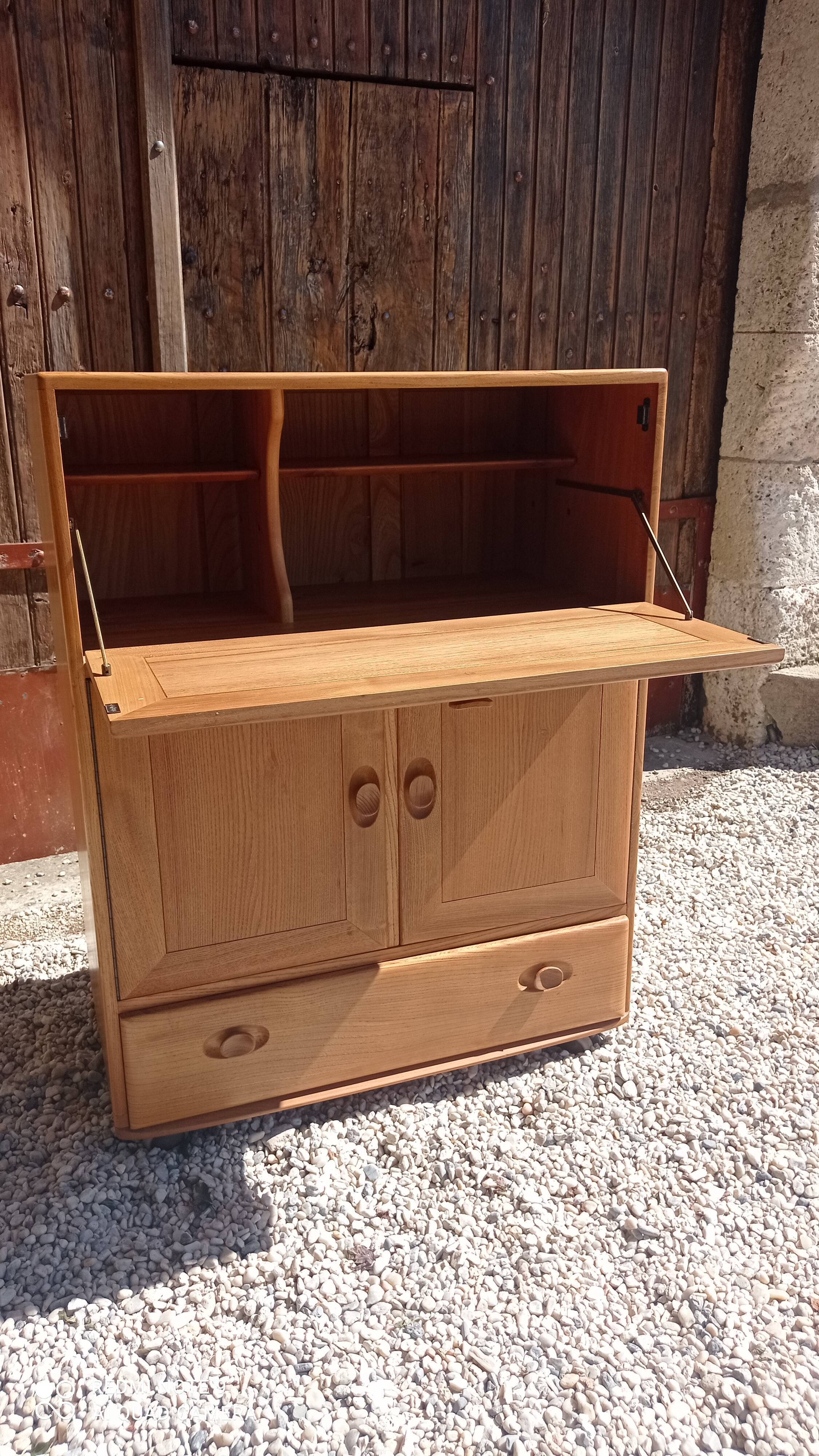 Cabinet à coktail Ercol