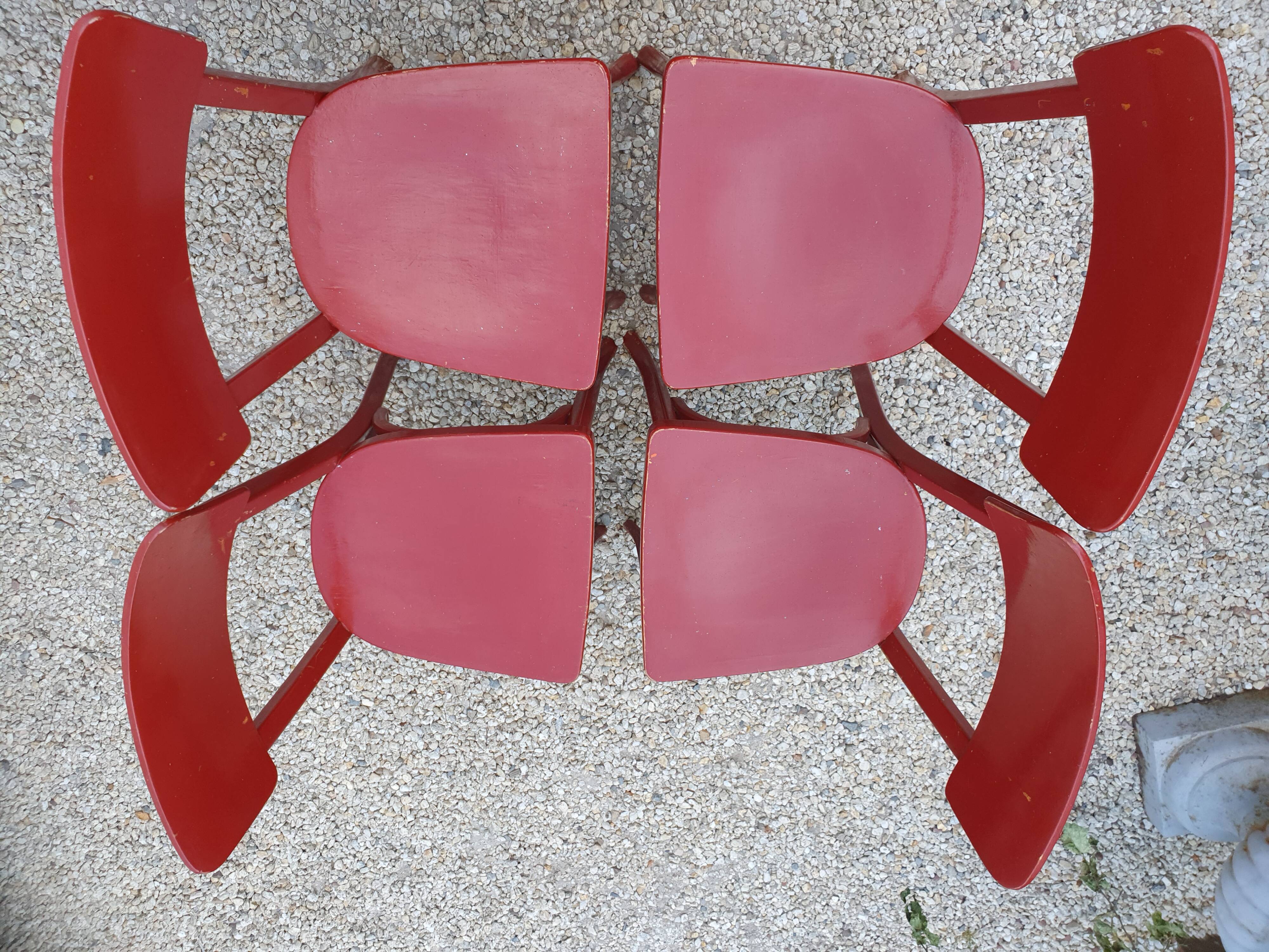 4 red chairs bistro Baumann