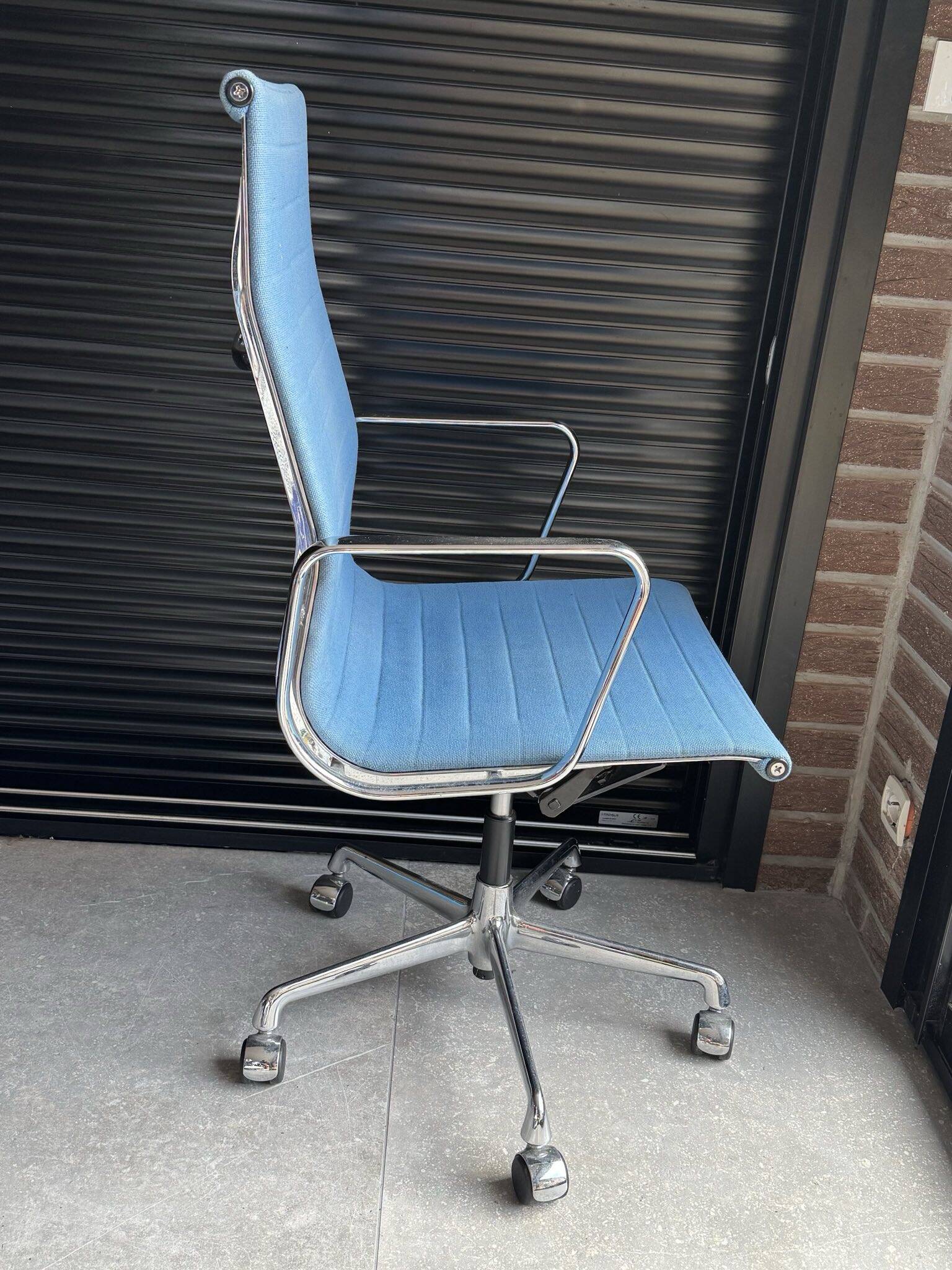 EA 119 Office Chair Charles Eames VITRA