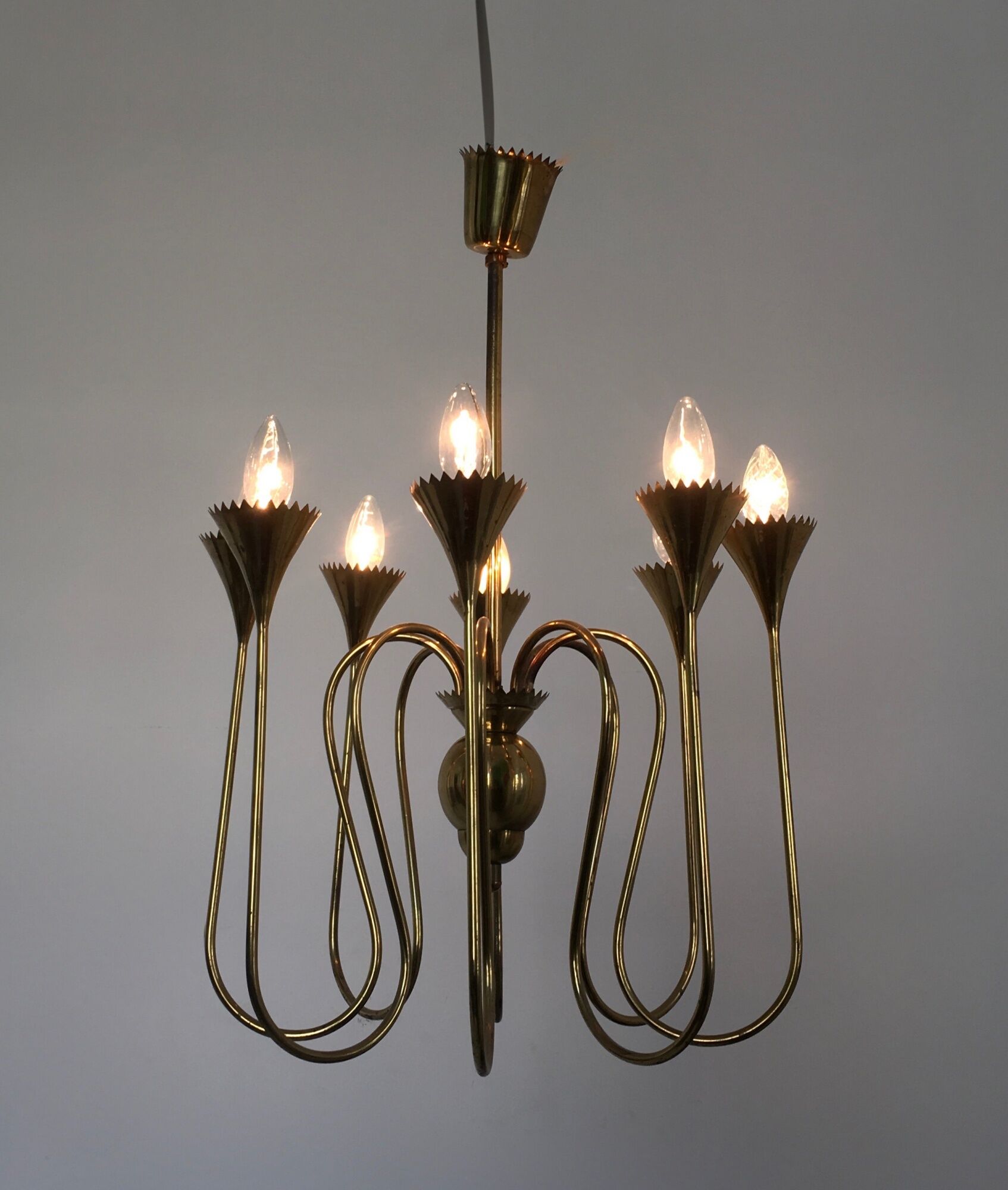 Vintage Eight-Light Brass Chandelier Highly Ascribable to Ulrich, Italy