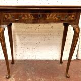 Table a jeu de style Louis XV en marqueterie Hollandaise XIX siècle Console