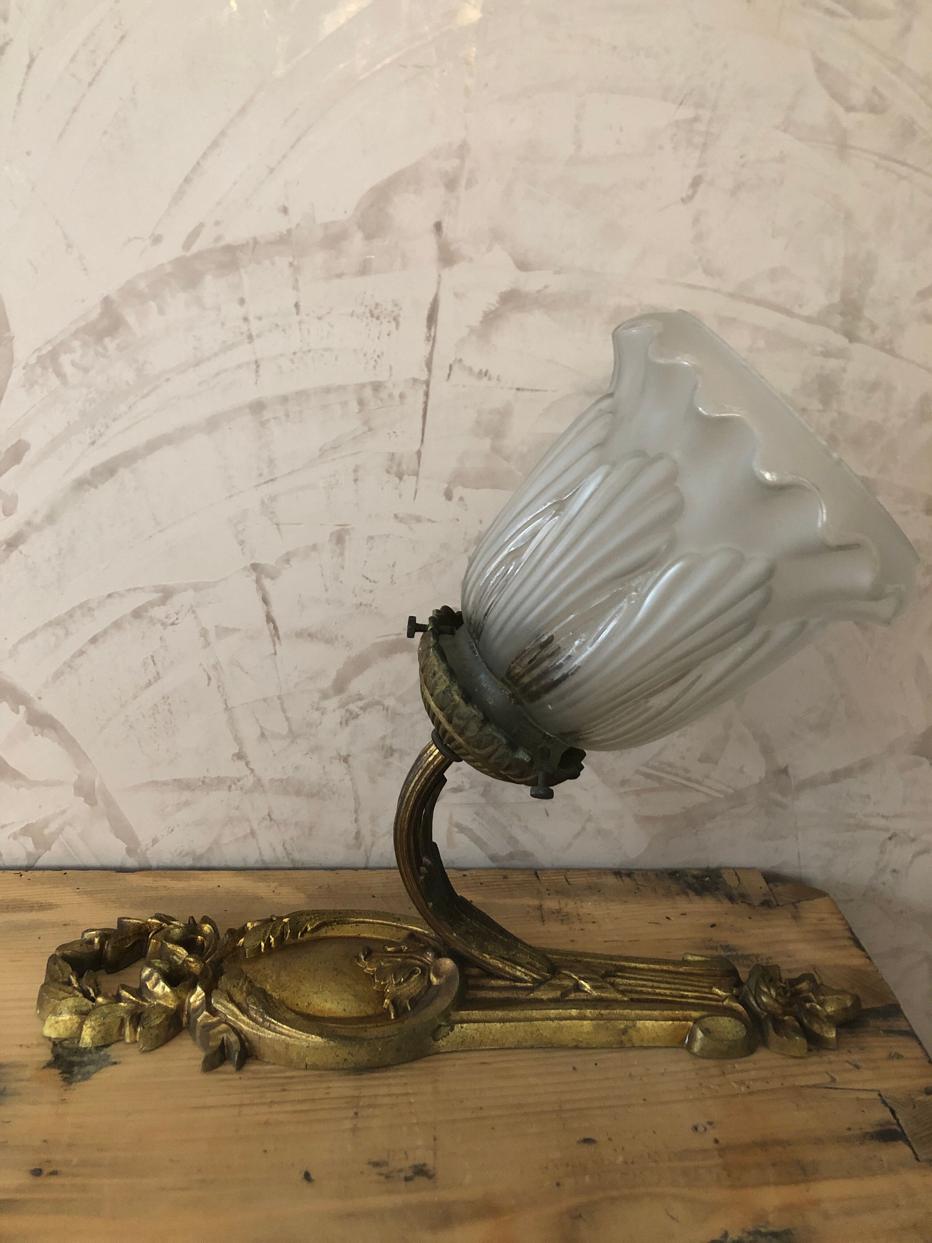 Bronze wall lamp
