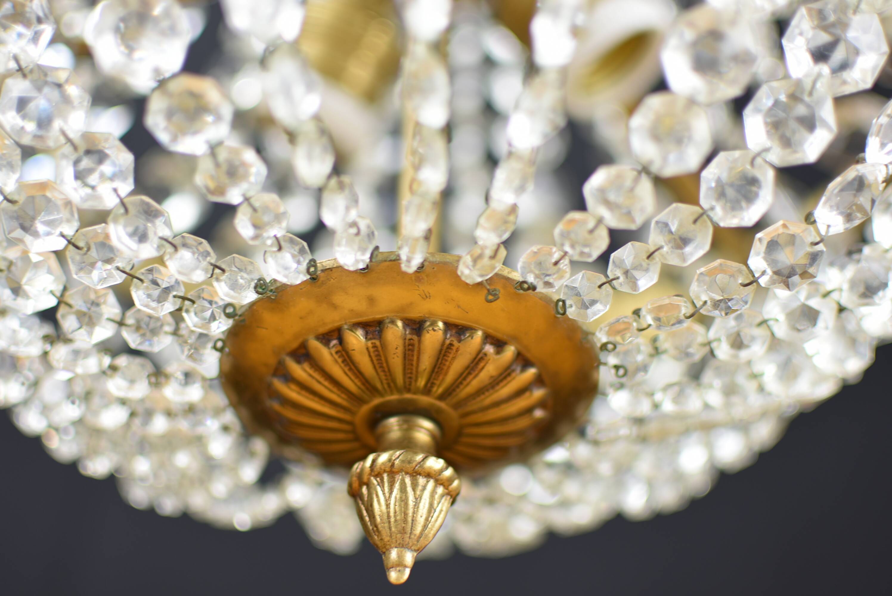 Hot air balloon suspension, tassels