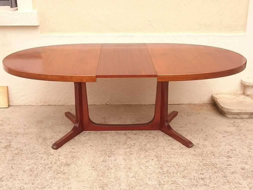 Baumann rosewood table 10/12 guests