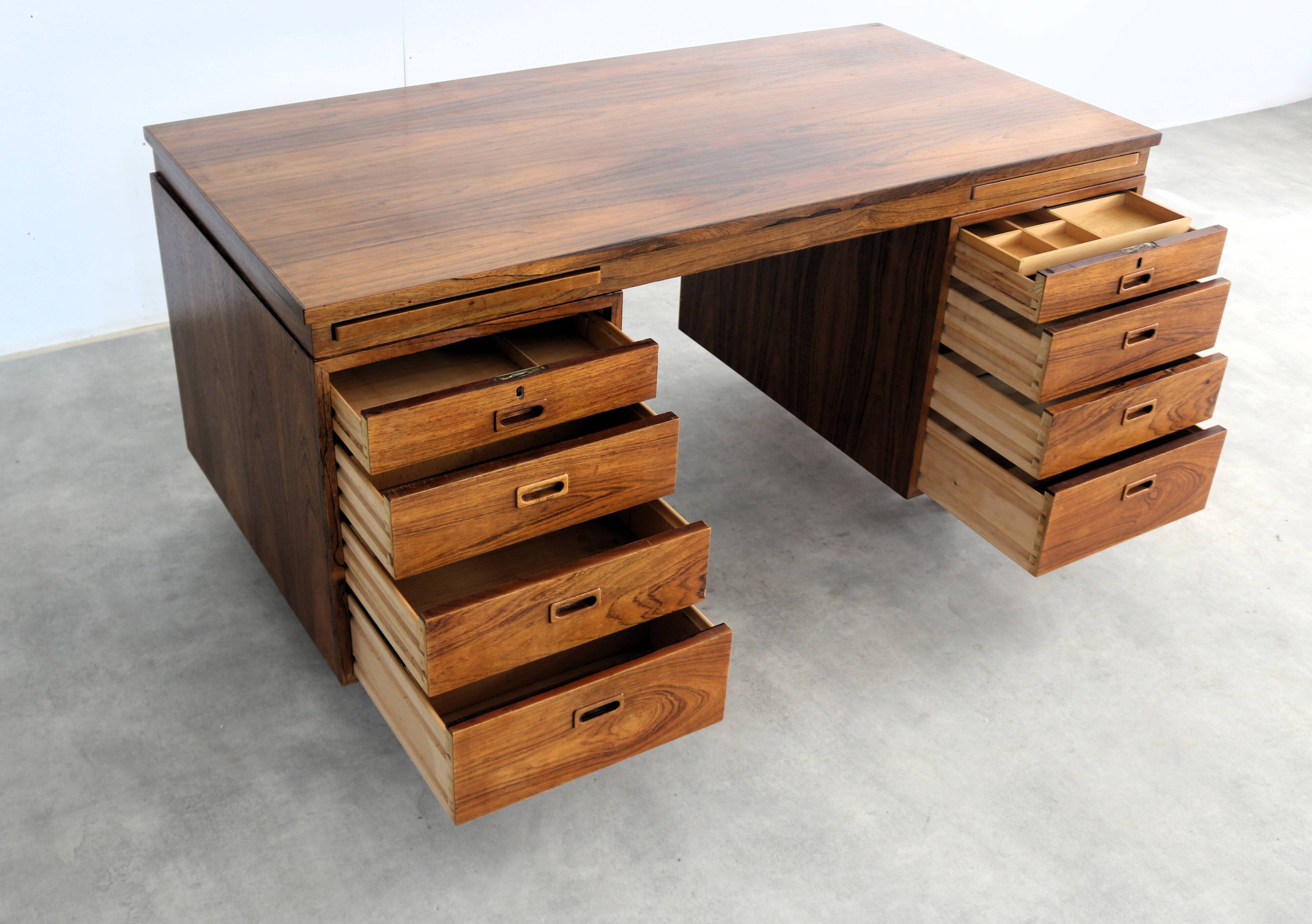 vintage desk | rosewood | Nipu | 1960s
