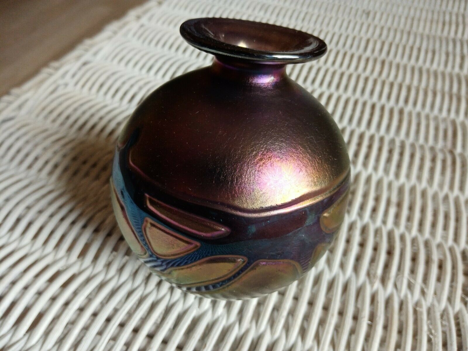 Vase Phoenician Malta 10 cm high gilded multicolored glass