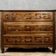 Commode d'époque Louis XV en marqueterie de bois nobles vers 1750