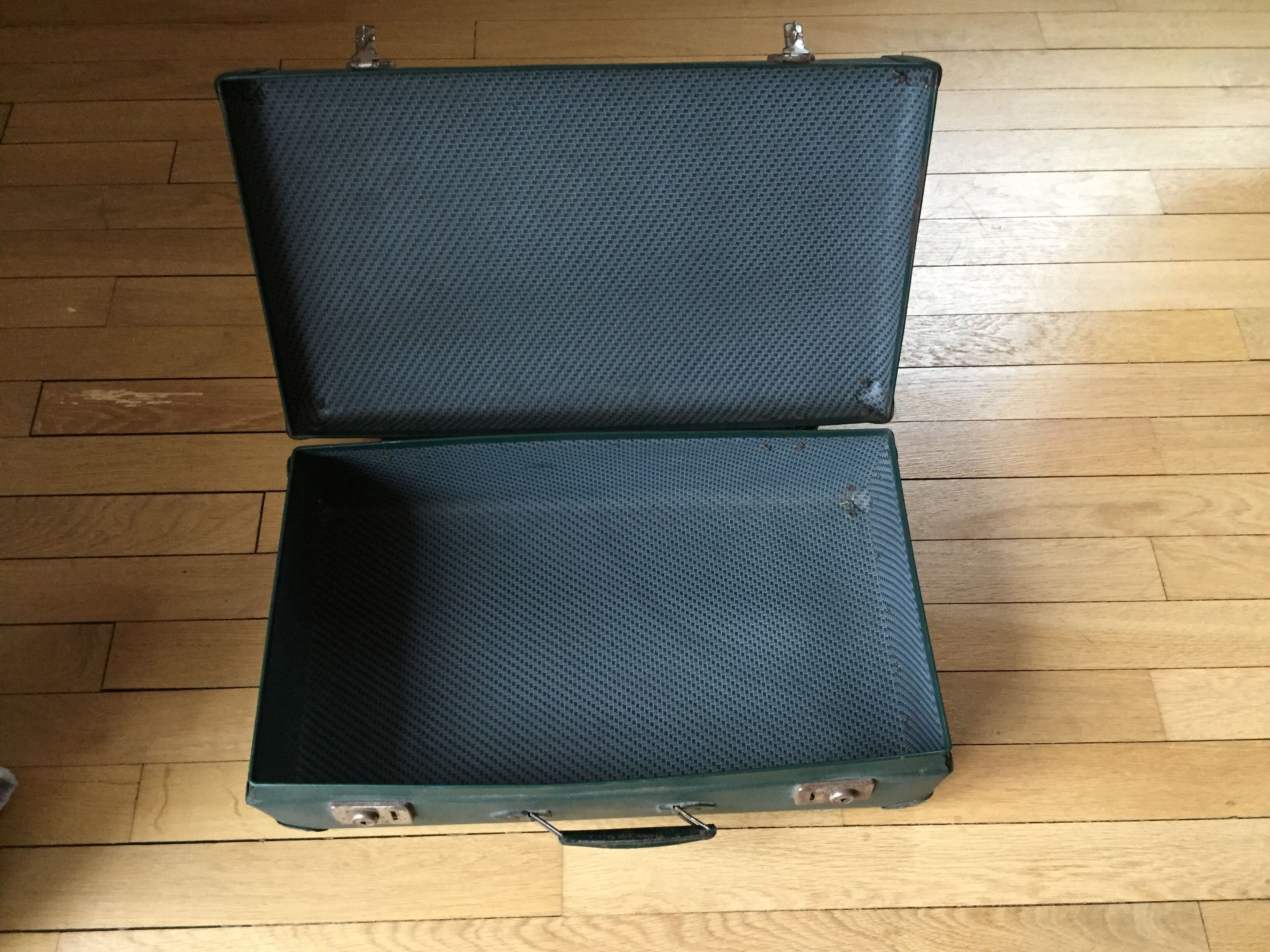 Lot of two suitcases made of vintage green cardboard and chocolate