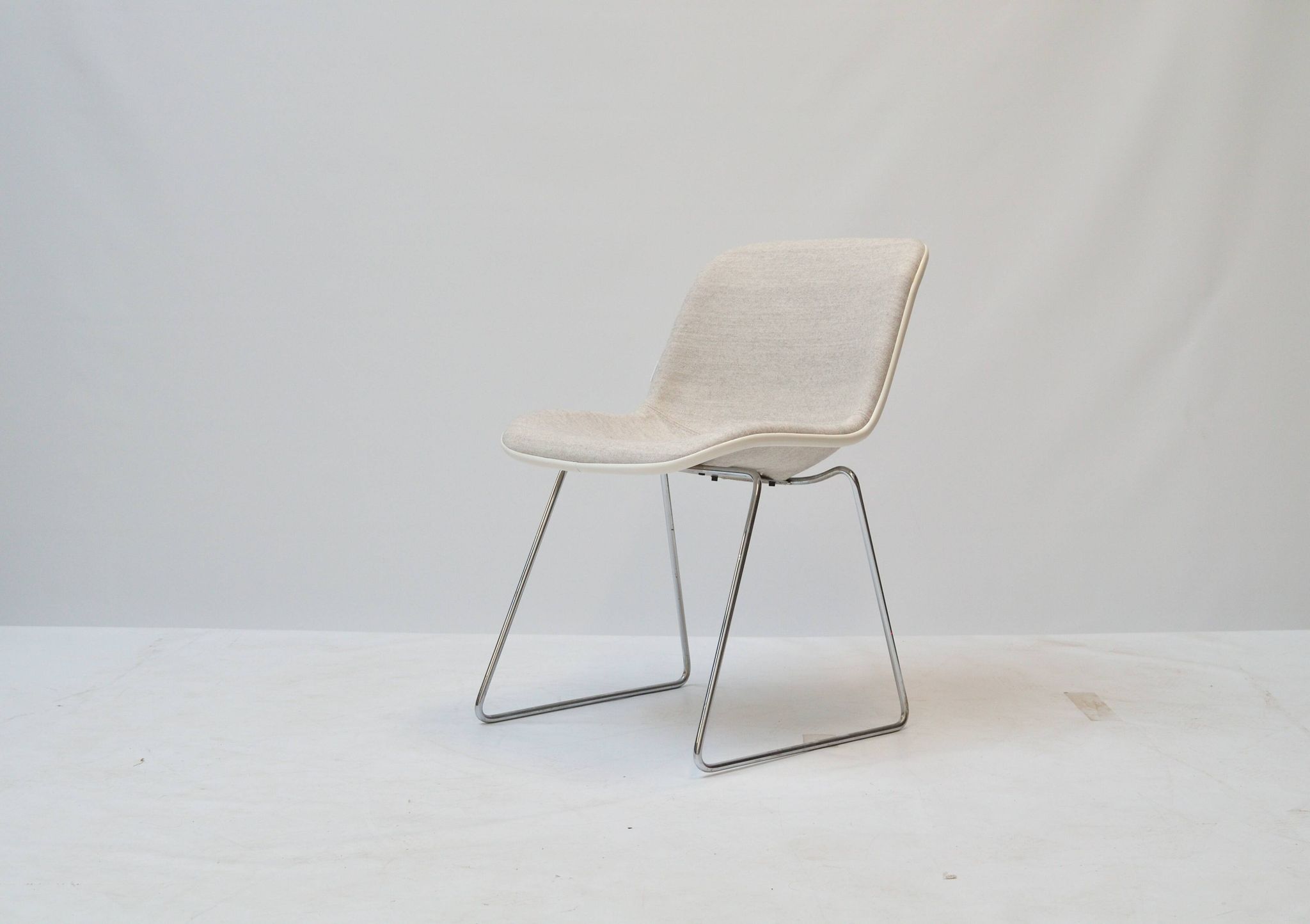 Set of 4 Spirit dining chairs by Hajime Oonishi for Houtoku/Artifort, 1970s.