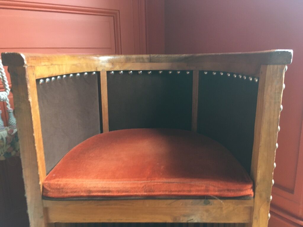 Vintage armchair in oak