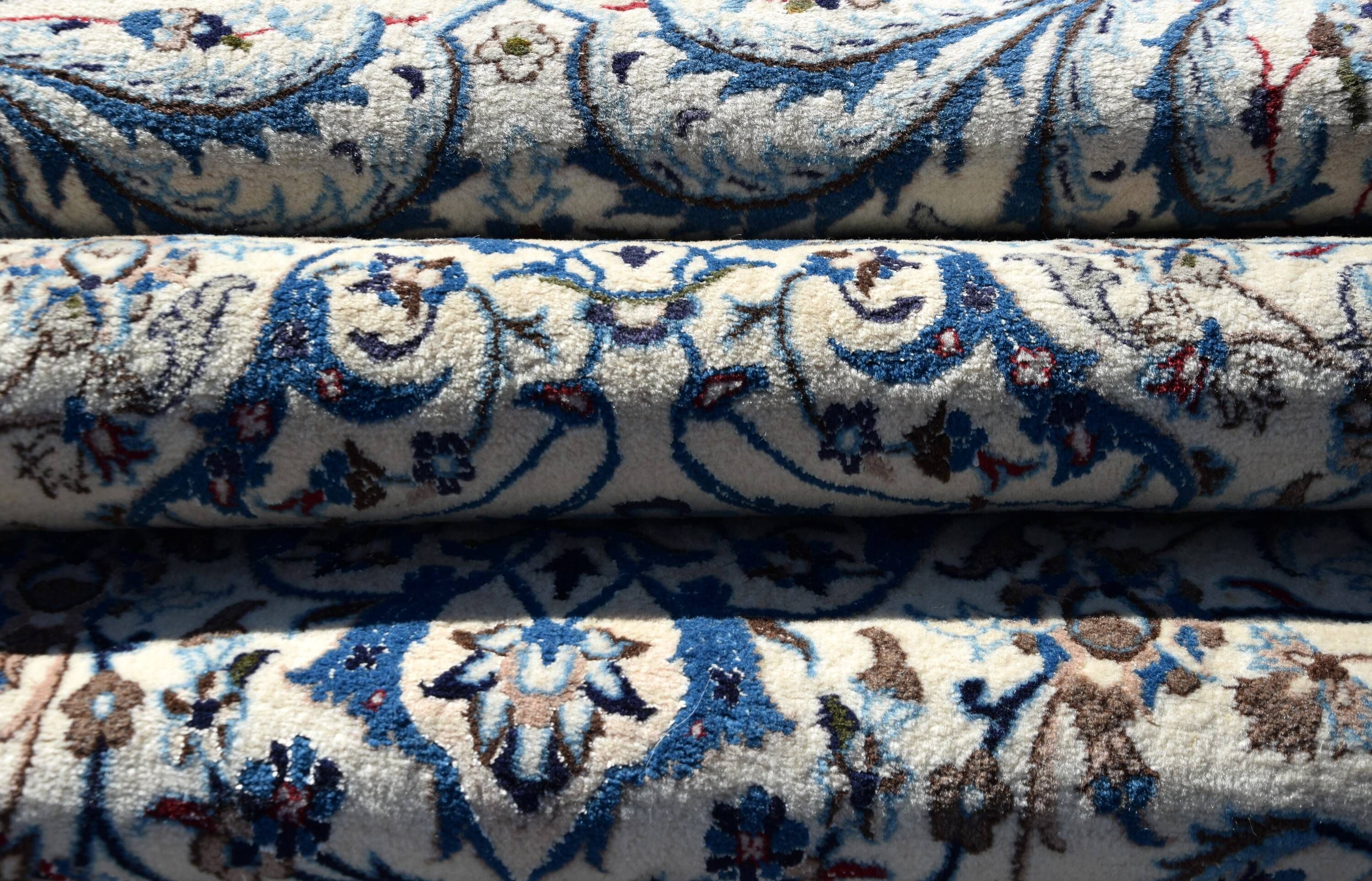 Persian Iran Nain Wool and Silk Oriental Rug: 3.10 X 2.08 Meters