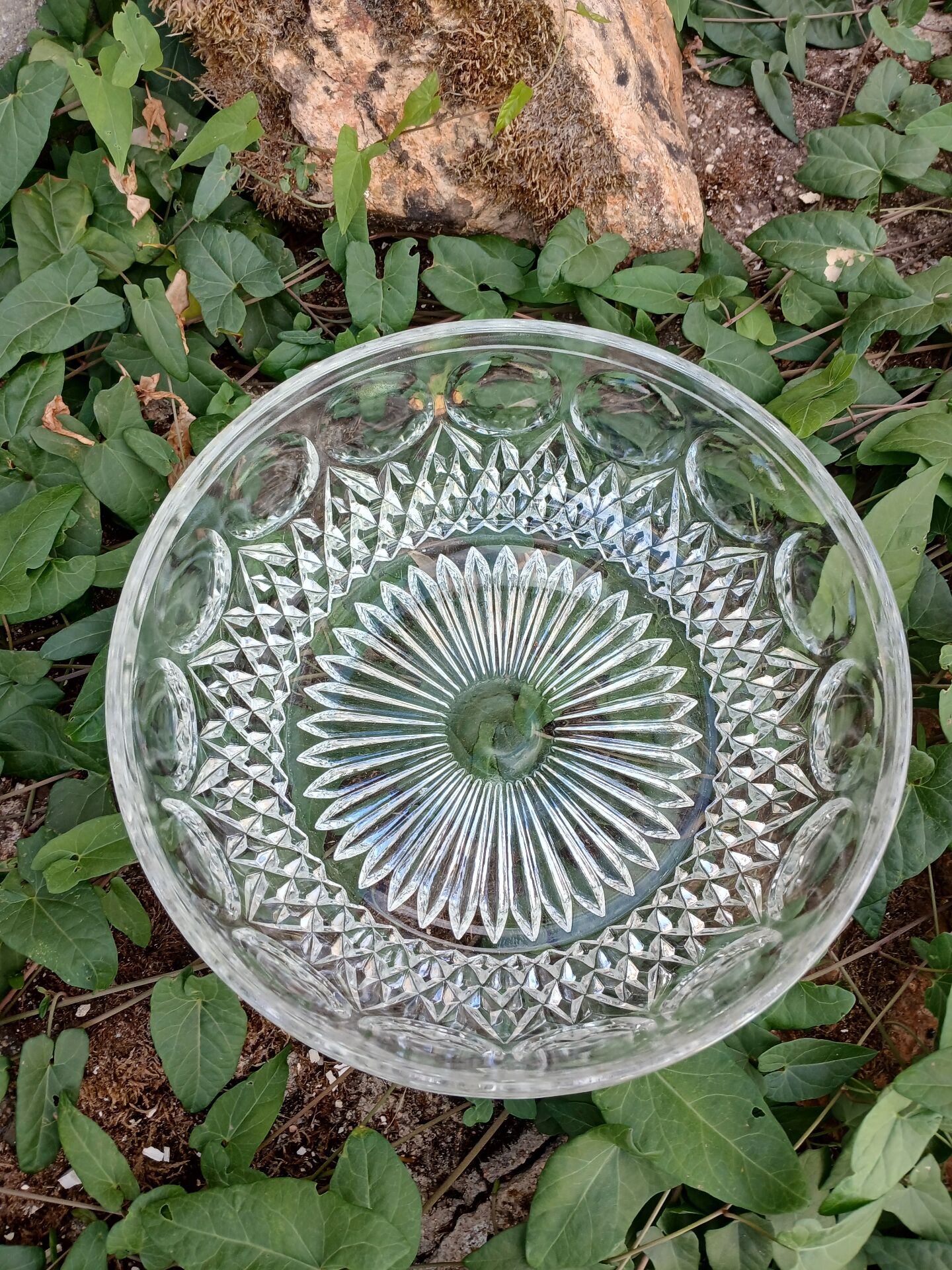Saladier vintage en verre taillé 