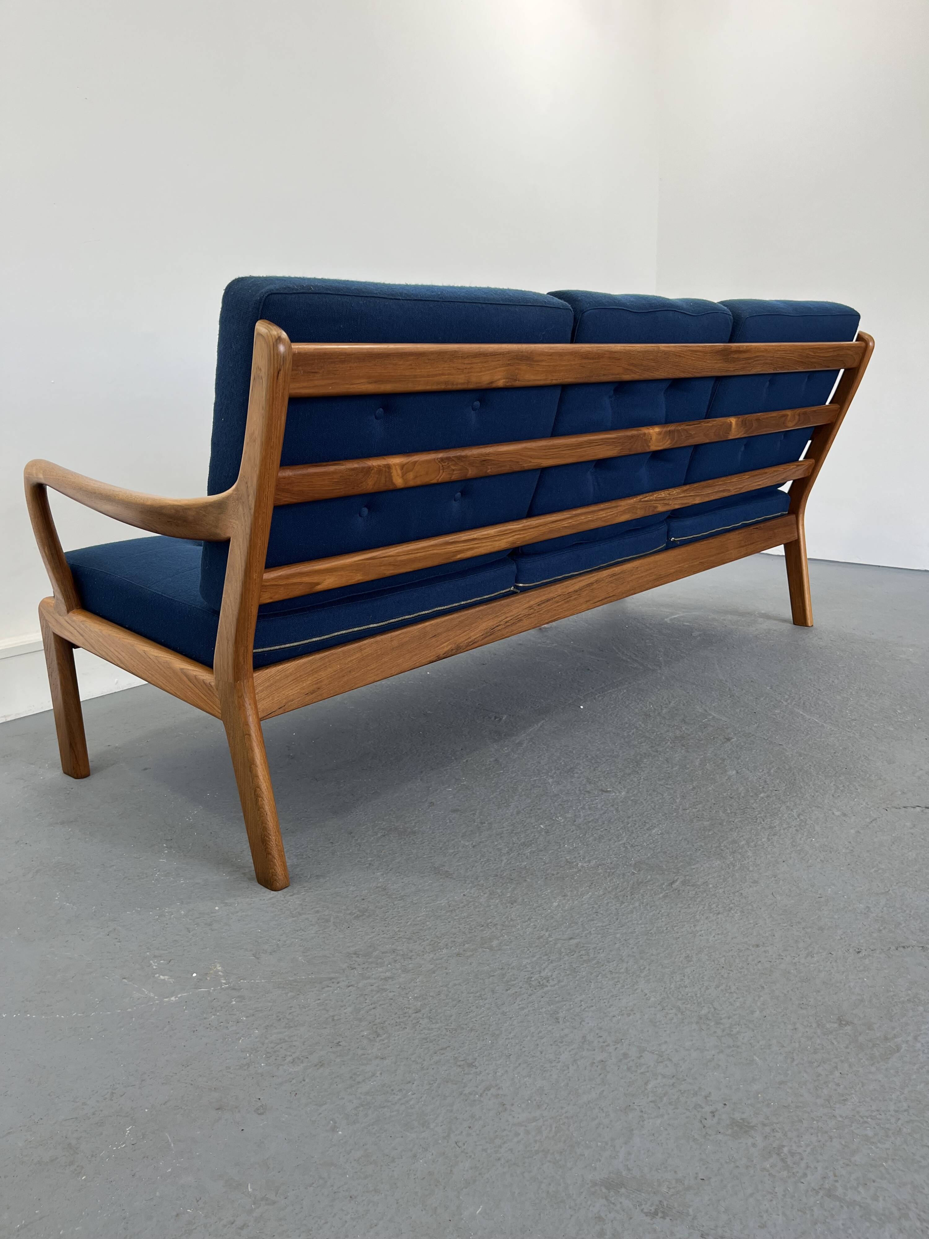 Teak sofa from Olsen & Laursen 1960s